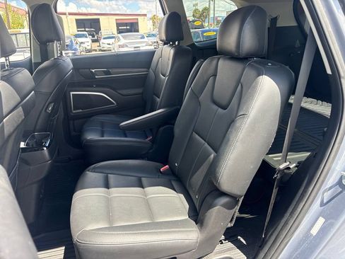 Used 2021 Kia Telluride EX w/ EX Premium Package FWD image 11