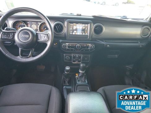 Used 2023 Jeep Gladiator Willys image 11