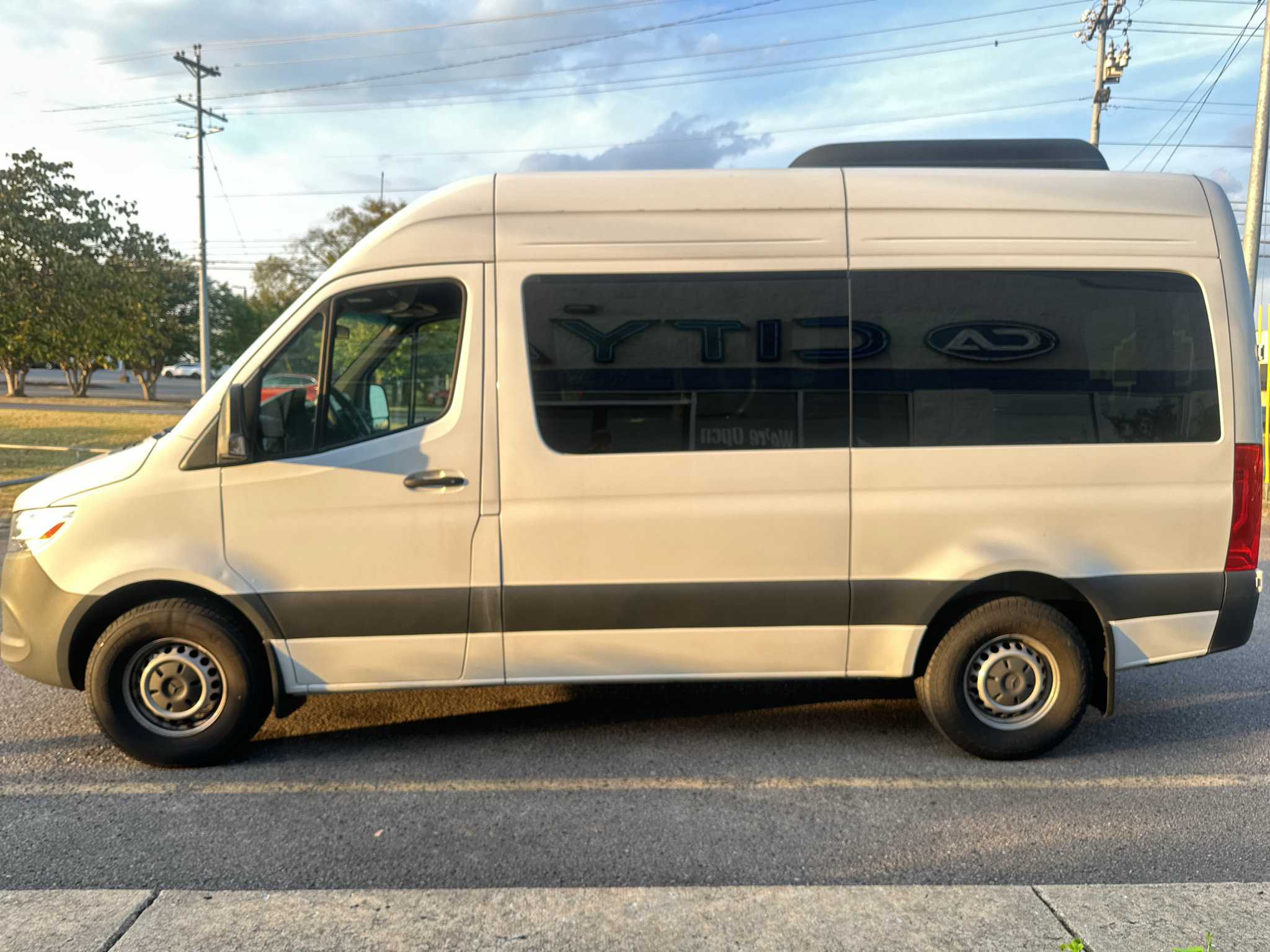 Used 2024 Mercedes-Benz Sprinter 2500 image 7