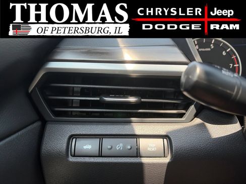 Used 2025 Nissan Altima 2.5 SV FWD image 12