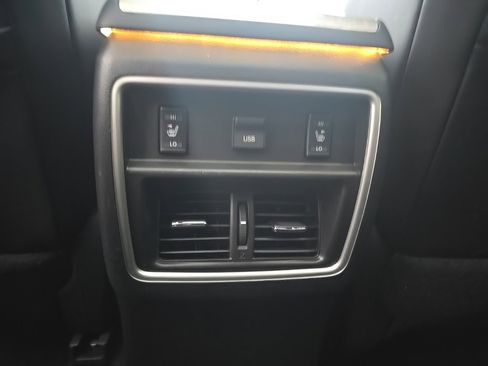 Used 2018 Nissan Murano Platinum image 9