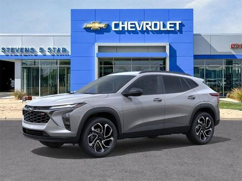 New 2026 Chevrolet Trax RS image 2