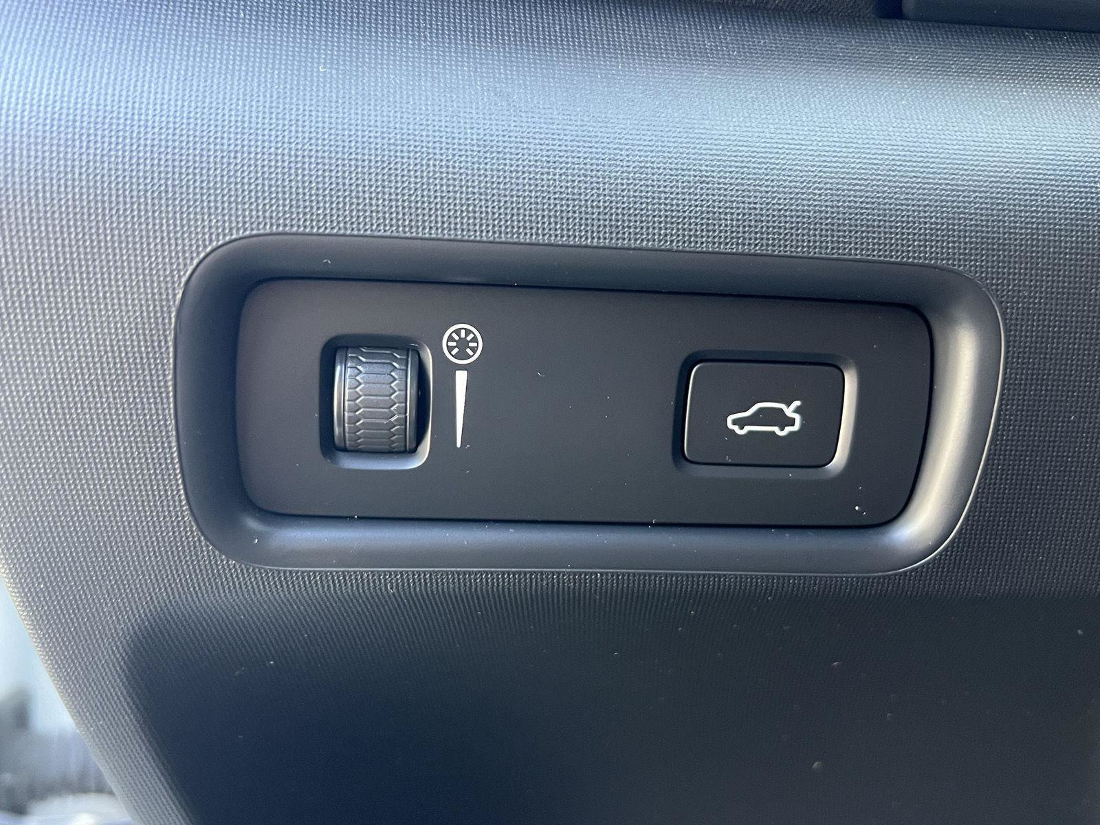 Used 2022 Polestar Polestar 2 w/ Plus Package AWD/4WD image 27