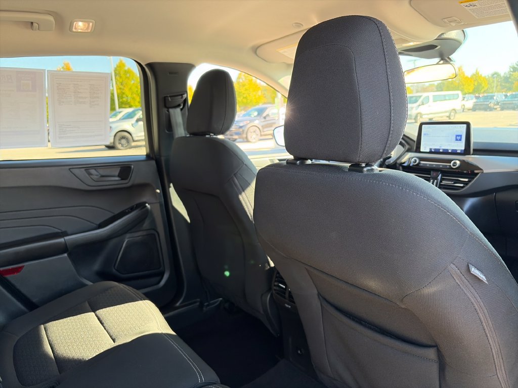 Used 2025 Ford Escape Active AWD/4WD image 31