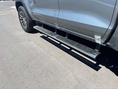 Used 2025 GMC Canyon Denali AWD/4WD image 4