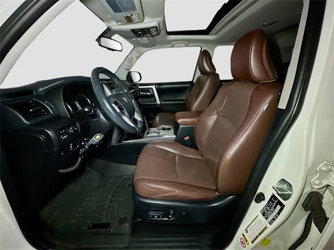 Used 2016 Toyota 4Runner Limited image 17