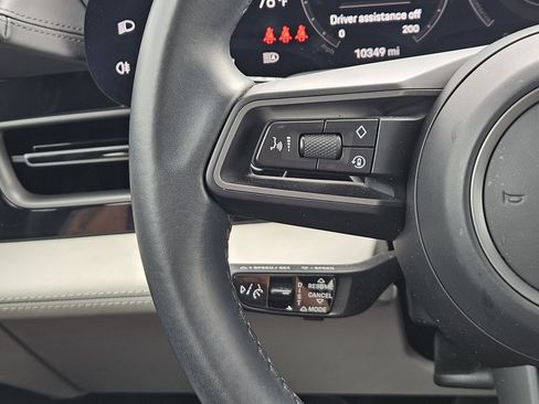 Used 2021 Porsche Taycan image 26