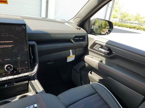 New 2026 GMC Yukon XL AT4 Ultimate AWD/4WD image 15
