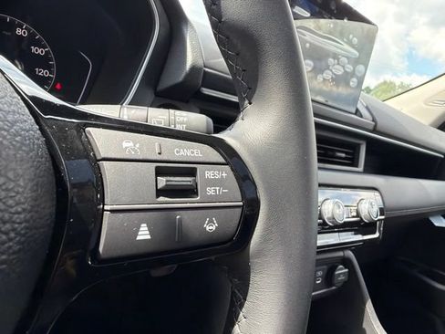 Used 2025 Honda Pilot Touring image 23