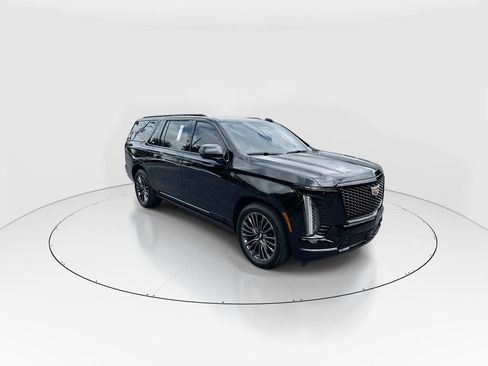 Used 2025 Cadillac Escalade ESV Sport Platinum AWD/4WD image 2