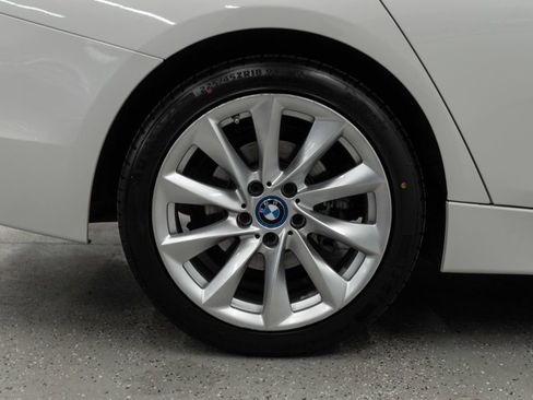 Used 2017 BMW 330e image 38