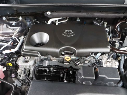 Used 2022 Toyota RAV4 XLE image 29