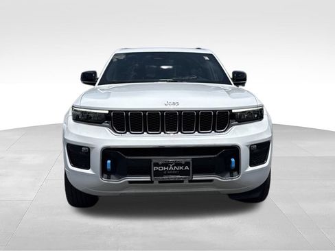 Used 2022 Jeep Grand Cherokee Overland w/ Luxury Tech Group IV AWD/4WD image 2