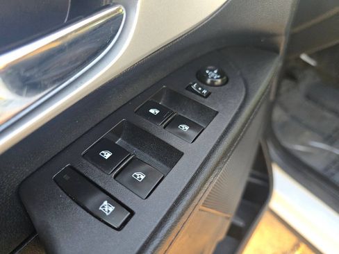Used 2017 Chevrolet Equinox LS AWD/4WD image 43
