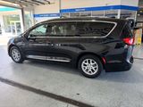 Used 2020 Chrysler Pacifica Touring-L image 5