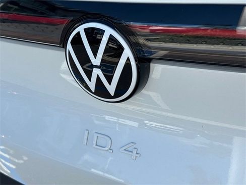New 2025 Volkswagen ID.4 Pro image 10