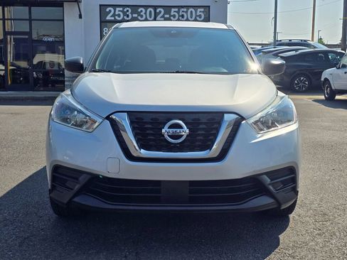 Used 2020 Nissan Kicks S FWD image 3