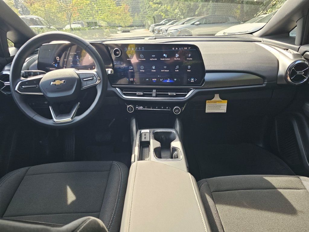 New 2026 Chevrolet Equinox EV LT FWD image 21