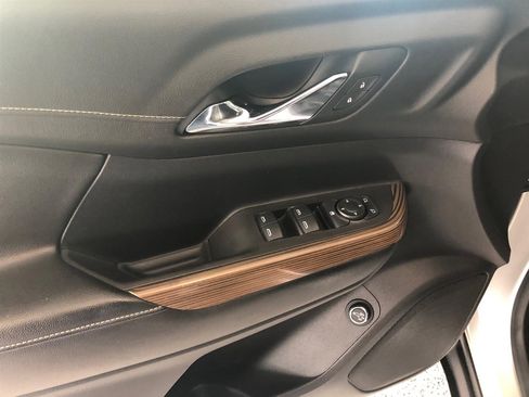 Used 2019 GMC Acadia SLE image 6