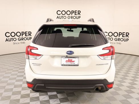 Used 2023 Subaru Forester Premium AWD/4WD image 22