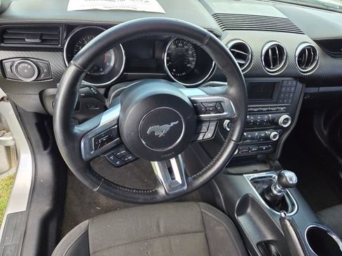 Used 2017 Ford Mustang Coupe RWD image 11