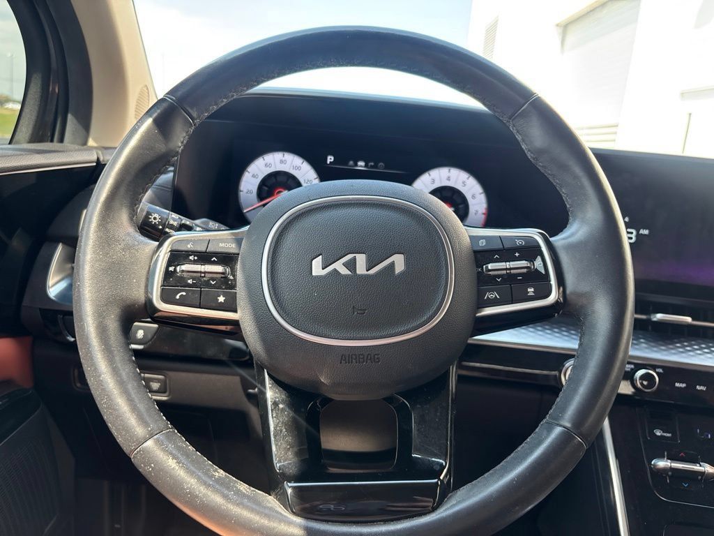 Used 2023 Kia Carnival SX Prestige FWD image 22