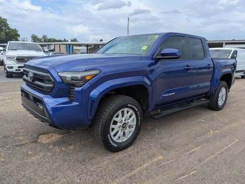 Used 2025 Toyota Tacoma SR5 w/ SR5 Upgrade Package AWD/4WD image 8