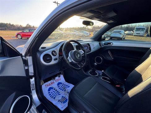 Used 2012 Volkswagen Beetle 2.5 image 26