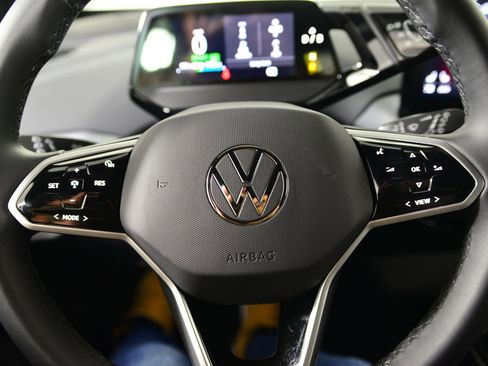 Used 2025 Volkswagen ID.4 Limited image 12