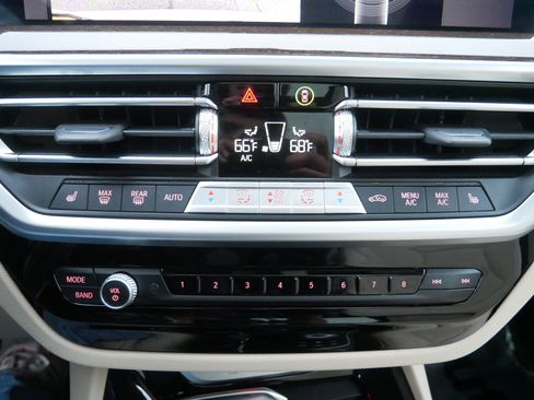 Used 2022 BMW X3 xDrive30i w/ Premium Package image 30