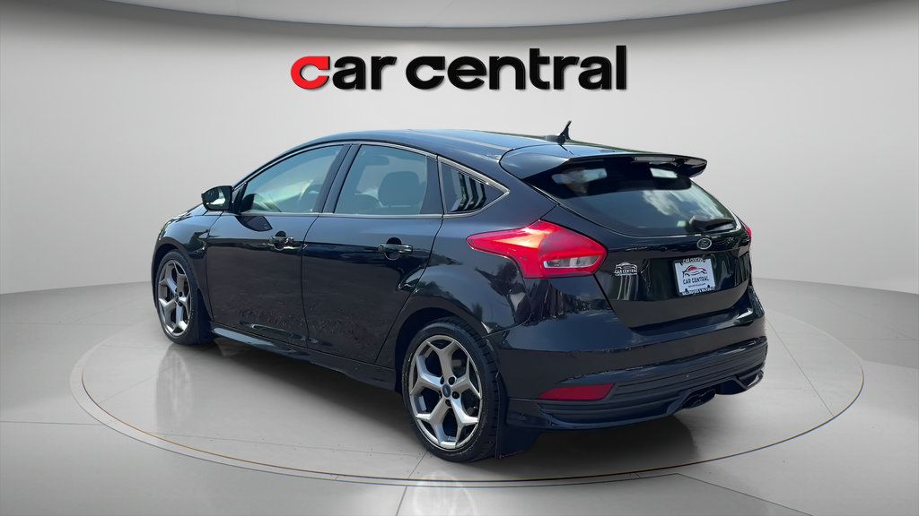 Used 2018 Ford Focus ST FWD image 3
