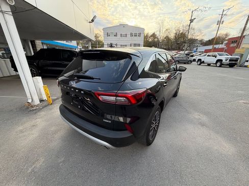 Used 2023 Ford Escape Active w/ Tech Pack #1 AWD/4WD image 5