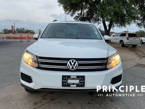 Used 2017 Volkswagen Tiguan S image 3