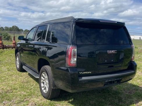 Used 2019 GMC Yukon SLT image 2