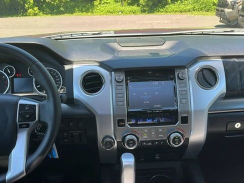 Certified 2017 Toyota Tundra Platinum AWD/4WD image 24