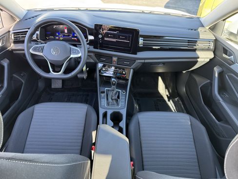 Used 2025 Volkswagen Jetta S image 31