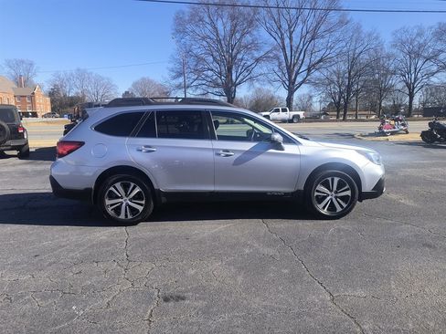 Used 2019 Subaru Outback 2.5i Limited w/ Popular Package #2 image 6