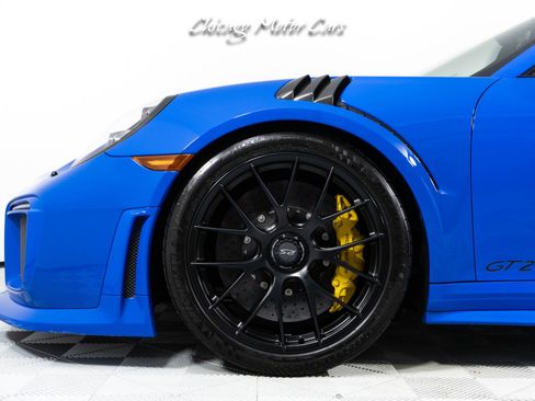 Used 2018 Porsche 911 GT2 RS RWD image 3