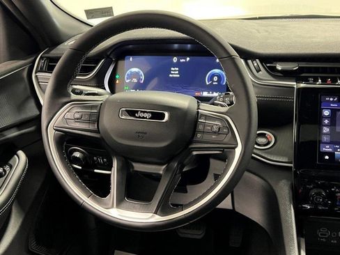 New 2025 Jeep Grand Cherokee L Laredo w/ Luxury Tech Group I image 17