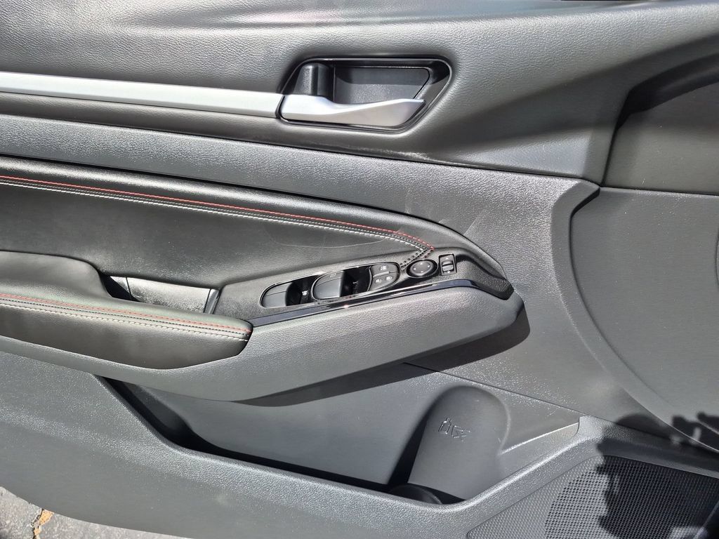 Used 2023 Nissan Altima 2.0 SR FWD image 25