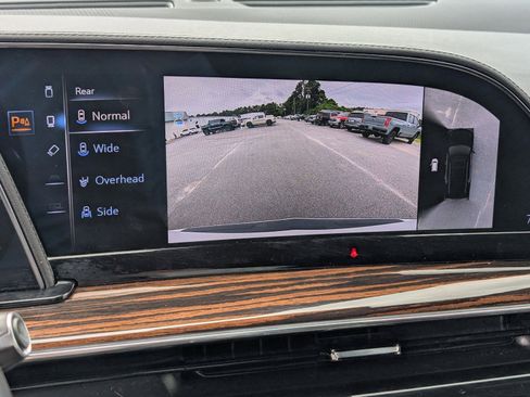 Used 2023 Cadillac Escalade Luxury AWD/4WD image 25