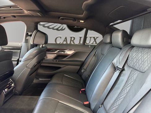 Used 2019 BMW 750i w/ M Sport Package RWD image 13