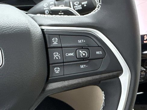 New 2025 Jeep Grand Cherokee L Limited AWD/4WD image 31