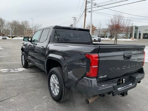 Used 2025 Toyota Tacoma SR5 image 3