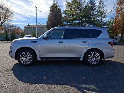 Used 2021 Nissan Armada SL w/ Captain's Chairs Package image 4