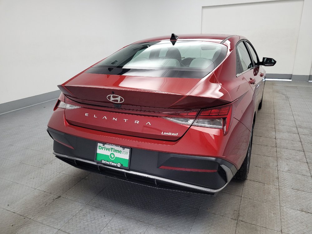 Used 2025 Hyundai Elantra Limited FWD image 7
