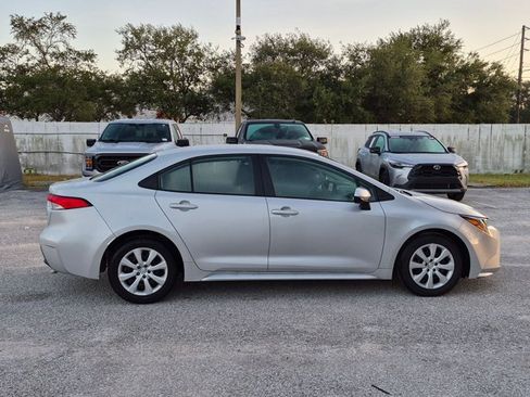 Used 2023 Toyota Corolla LE FWD image 4