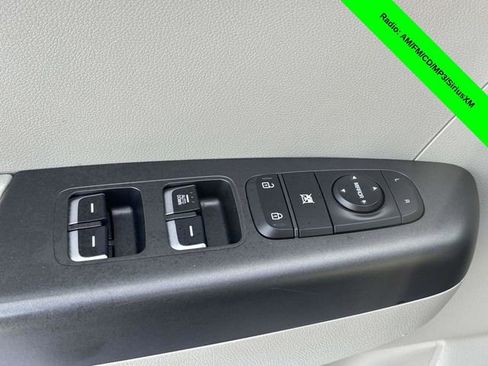 Used 2017 Kia Sportage LX w/ LX Popular Package image 9