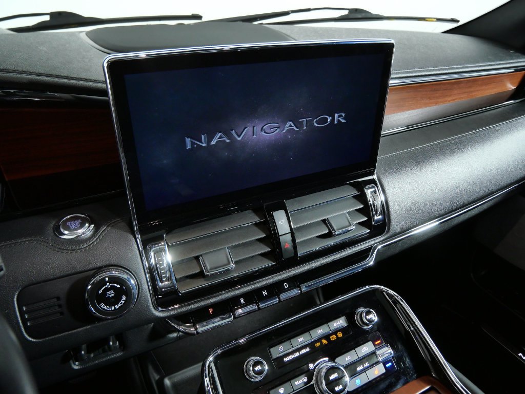 Certified 2023 Lincoln Navigator Reserve AWD/4WD image 20