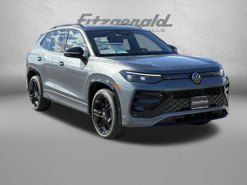 New 2026 Volkswagen Tiguan SE R-Line image 1
